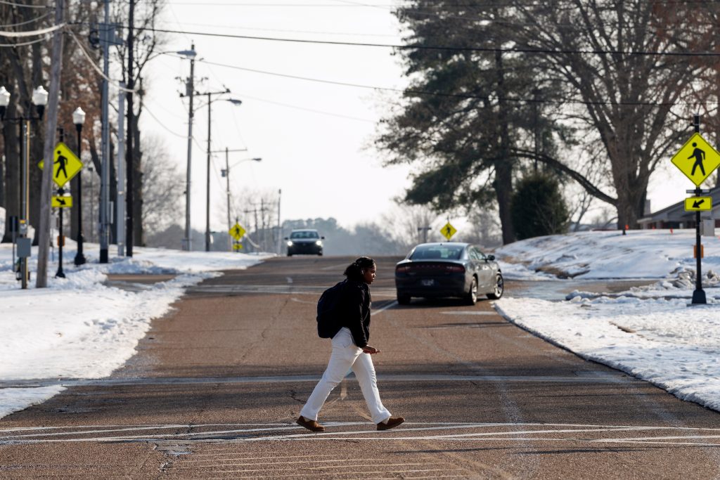 New pedstrian crossing signs placed along Mount Pelia Road